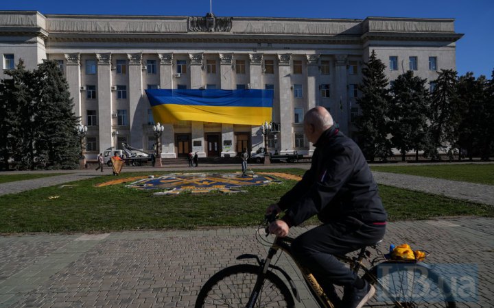 Вчорашні російські обстріли залишили 70% абонентів Херсона без світла