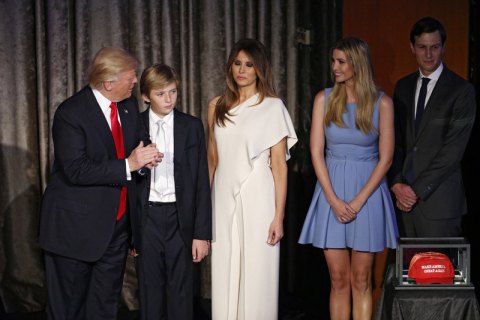 Дружина та зять Трампа радять йому визнати поразку 