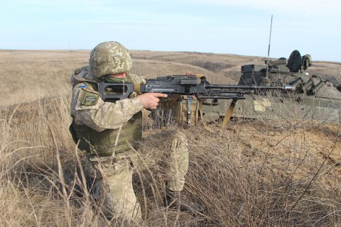 На побережье Азовского моря десантники провели боевые учения