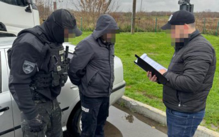 Судитимуть правоохоронців, які переправляли чоловіків-нелегалів через кордон
