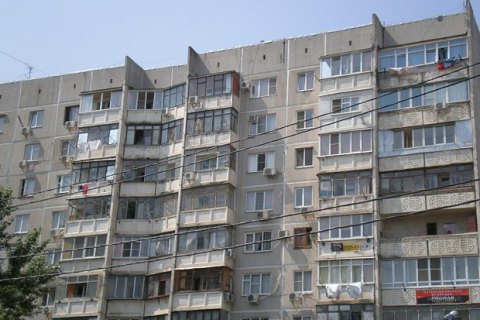 В Запорожье из-за ссоры с парнем из окна выпрыгнула 15-летняя девушка