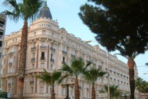 В Каннах грабитель похитил драгоценности на $40 млн 
