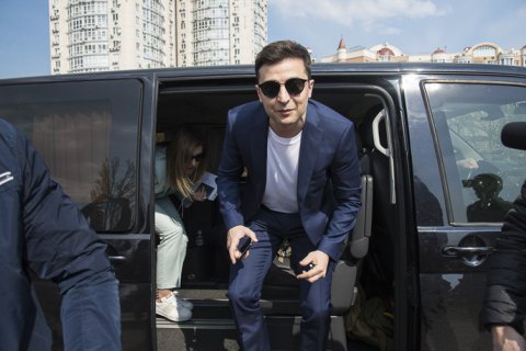 Меркель встретит Зеленского с почестями