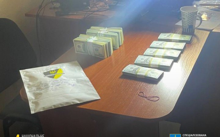 НАБУ і САП викрили двох прокурорів Генпрокуратури на отриманні $170 тис хабаря