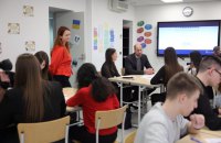 Британський принц Вільям відвідав у Таллінні школу для українських біженців