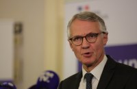 Прокуратура Франції розслідує смертельний напад біля Ейфелевої вежі 