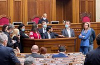 Нардеп Аксенов с "российским паспортом" принес присягу под крики "Позор!"