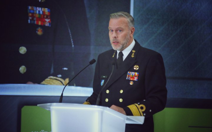 ​До Києва прибув голова Військового комітету НАТО Роб Бауер – вперше від початку вторнення РФ 
