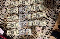 У Києві поліцейський та медсестра заробили на підроблених ковід-сертифікатах щонайменше 1 млн грн