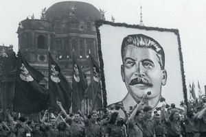 52% россиян положительно оценивают роль Сталина в истории России