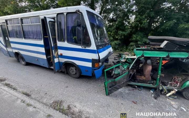 У Броварах автівка зіткнулася з автобусом, загинули двоє дітей, семеро людей – постраждалих