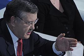 Гриценко: чиновники – бедные, зато их родственники – миллионеры