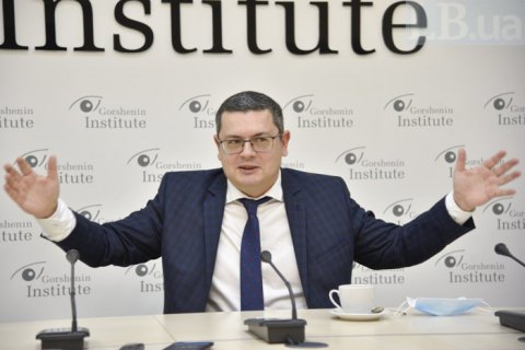 Мережко: ми не можемо позбавити громадянства тих, хто отримав російський паспорт в Криму і на Донбасі