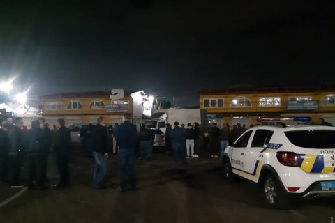 В Одессе на рынке "Седьмой километр" произошли столкновения между правоохранителями и турецкой общиной