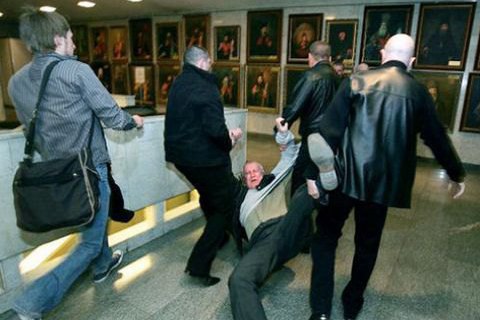 ГПУ отправила под суд семерых "беркутовцев" за избиение националистов в 2010 году