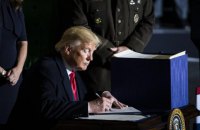 Трамп подписал оборонный бюджет, предусматривающий $300 млн военной помощи Украине