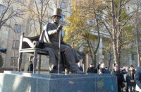 В Харькове открыли памятник Гулаку-Артемовскому