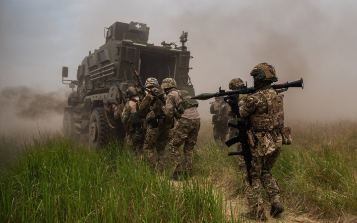 ЗСУ продовжують наступальні операції на Мелітопольському, Бердянському та Бахмутському напрямках, – речник Генштабу
