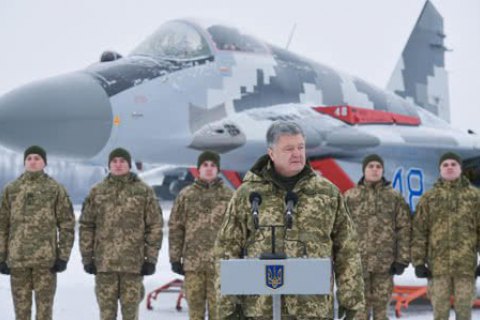 Росія стягнула до кордону з Україною близько 80 тис. військових, - Порошенко