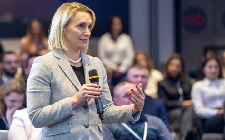 Посол Брінк пояснила американцям, чому війна в Україні загрожує національним інтересам США