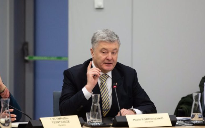 Порошенко з Брюсселя: питання з танками для ЗСУ вирішене