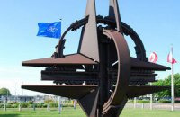 Россия и НАТО выпустили словарь для общения друг с другом
