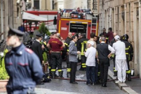 В результате взрыва в кафе в центре Рима погиб человек