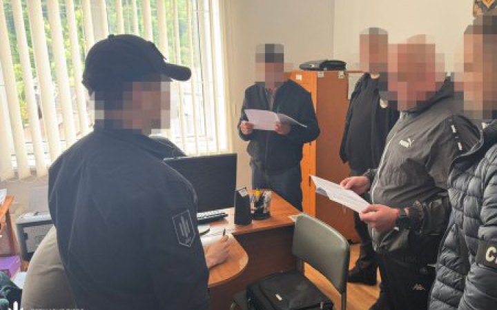 На Прикарпатті правоохоронця підозрюють у вимаганні $5000 за «невтручання» у бізнес