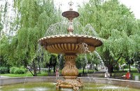 ​Земельная комиссия Киевсовета потребовала прекратить строительство в сквере Чкалова