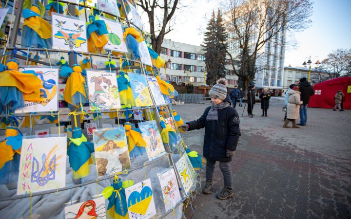 В Івано-Франківську відкрили "Ялинку Перемоги"