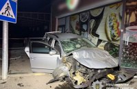 ​На Прикарпатті п'яний водій в'їхав у літній майданчик АЗС: шестеро постраждалих
