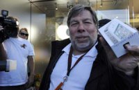 Сооснователь Apple Стив Возняк провел ночь в очереди, чтобы первым купить новый iPhone 4s