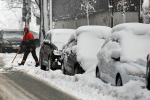 Милиция помогает местным властям бороться со стихией