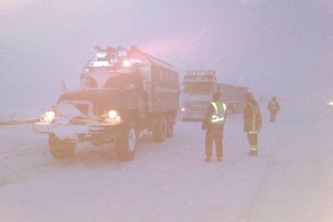 737 населенных пункта обесточены из-за непогоды