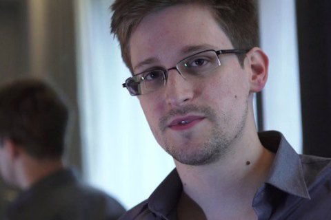 ​Сноуден решил продлить вид на жительство в России