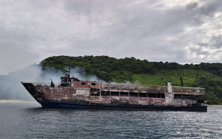 Поблизу Філіппін на пасажирському поромі спалахнула пожежа: пʼятеро загиблих, десятки зниклих