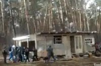 Активисты разгромили незаконную стройку в Киеве