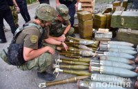 У Донецькій області три добровольчі підрозділи добровільно передали озброєння Нацполіції