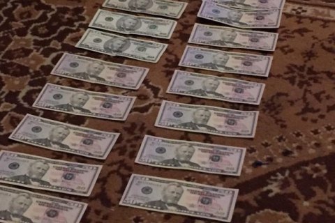 В Киеве полицейский попался на взятке в $3,5 тыс. 