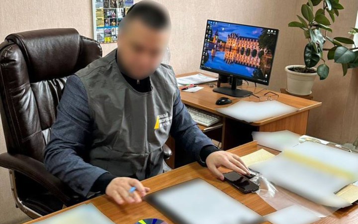 На Кіровоградщині суддю і посадовця громади викрили на хабарі за закриття справи про нетверезе водіння
