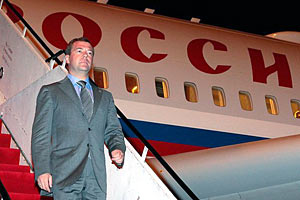 Медведев прибыл в Украину