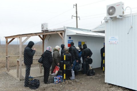 Боевики ОРДО обстреляли автобус с мирными жителями в "серой зоне", есть погибший