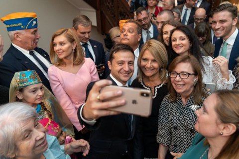 Зеленский поблагодарил украинскую диаспору в США: "Вы наши лучшие дипломаты, вы действительно наши лоббисты"