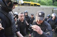 На незаконной застройке в Протасовом Яру произошли столкновения между полицией и активистами (обновлено)
