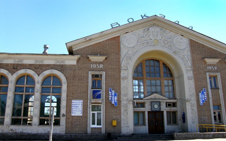 ​Росія обстріляла Краматорськ: пошкоджена будівля вокзалу