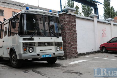 Власти обязались доставить "беркутовцев" в суд в понедельник 