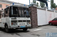 Власти обязались доставить "беркутовцев" в суд в понедельник 