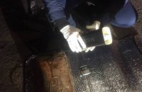 Львовский таможенник, давший взятку в тубусе из-под виски, отделался небольшим штрафом