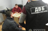 На Львовщине арестованный за кражу мужчина пытался подкупить следователя, чтобы продлить себе домашний арест
