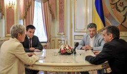 Порошенко: ми повинні припинити вогонь цього тижня